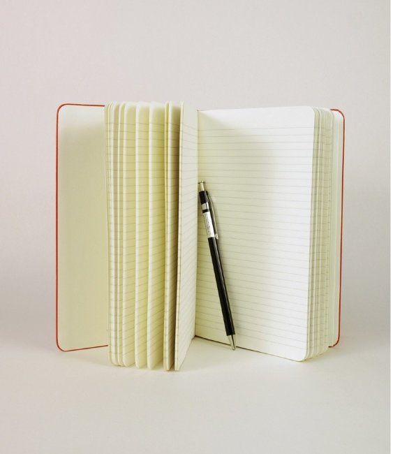 Блокнот Moleskine CLASSIC LARGE, линейка, красный Блокнот Moleskine CLASSIC LARGE, линейка, красный