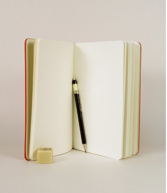 Блокнот Moleskine CLASSIC LARGE, нелинованный, красный Блокнот Moleskine CLASSIC LARGE, нелинованный, красный